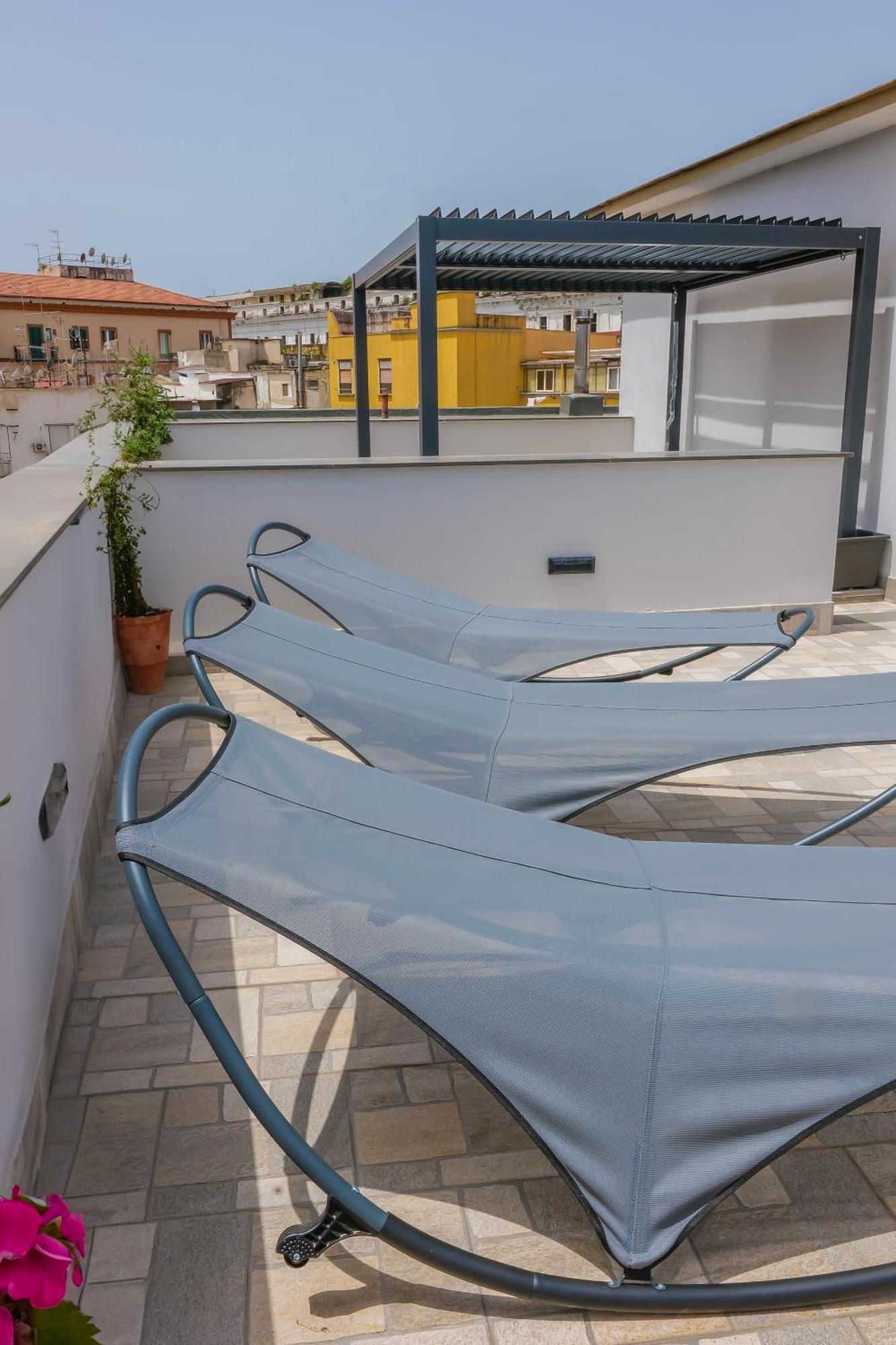 נאפולי Rooftop Parthenopeo Contemporary Rooms מראה חיצוני תמונה